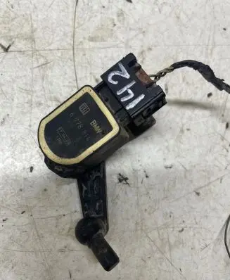 Headlight/headlamp level sensor