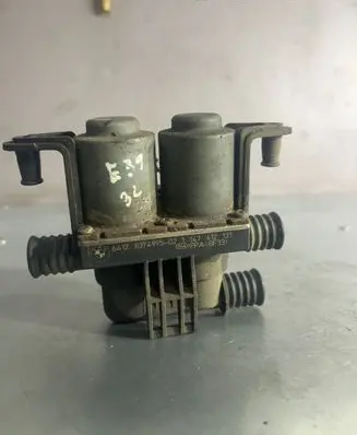 BMW 5 E39 Coolant heater control valve 8374995