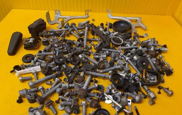 Volkswagen Golf VII Nuts/bolts 