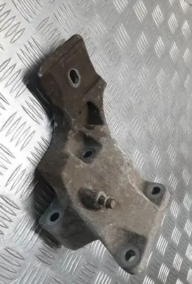 Land Rover Discovery 3 - LR3 Engine mounting bracket KKU500590