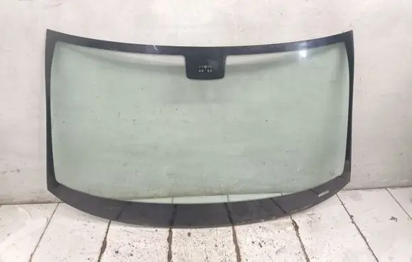 Mercedes-Benz CLS C219 Front windscreen/windshield window AS1