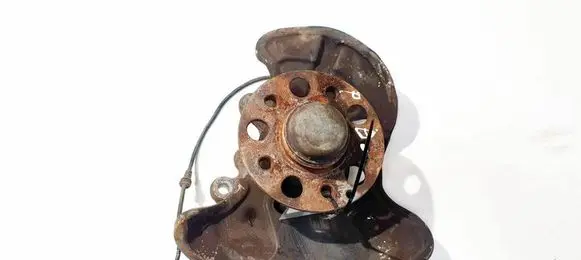 Mercedes-Benz C AMG W204 Front wheel hub 