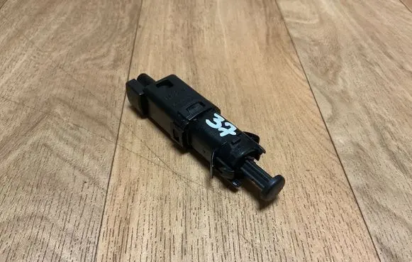 Volvo S40, V40 Brake pedal sensor switch 9146505