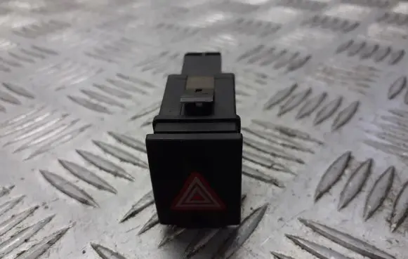 Volkswagen Polo IV 9N3 Hazard light switch 6Q0953235A