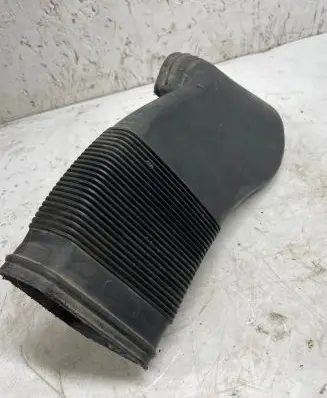Audi A4 S4 B5 8D Air intake hose/pipe 8D0129617E