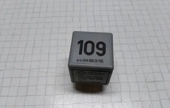 Volkswagen Transporter - Caravelle T5 Other relay 1J0906381A V23134B63X396