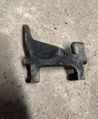 Mitsubishi Pajero Generator/alternator bracket 
