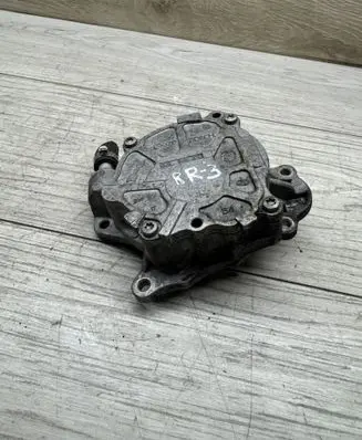 Volkswagen Golf VI Vacuum pump 03L145100f