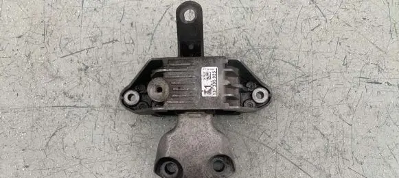 Opel Zafira C Engine mount bracket 13395925