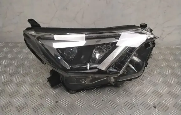Toyota RAV 4 (XA40) Headlight/headlamp