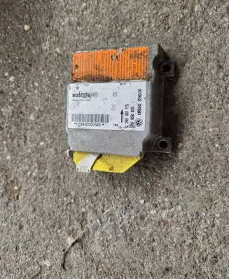 Audi A4 S4 B5 8D Airbag control unit/module 0285001173