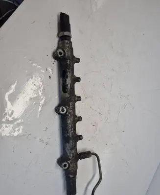 Volvo S60 Fuel main line pipe 8658252 0445215010