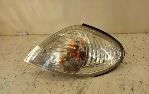 Nissan Almera N16 Front indicator light 082151594L