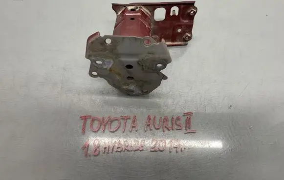 Toyota Auris E180 Front bumper shock/impact absorber 