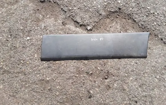 Peugeot Boxer Front door trim (molding) 1304014070