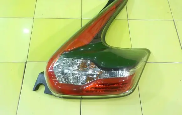 Nissan Juke I F15 Rear/tail lights 26550BV80A 18AB14