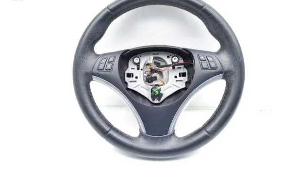 BMW 1 E82 E88 Steering wheel 6795574 305617099E06AG