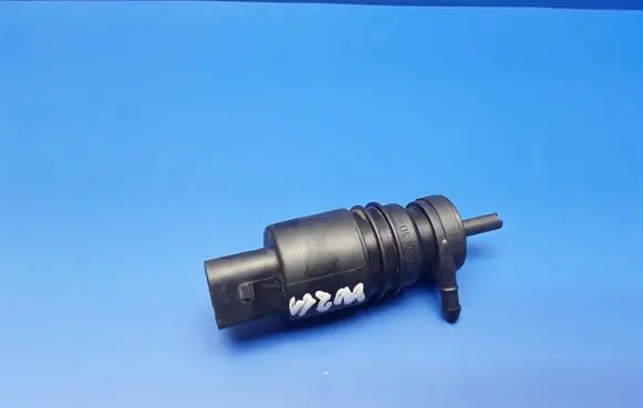 Mercedes-Benz E W211 Windscreen/windshield washer pump 3090179