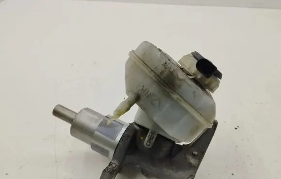 Master brake cylinder