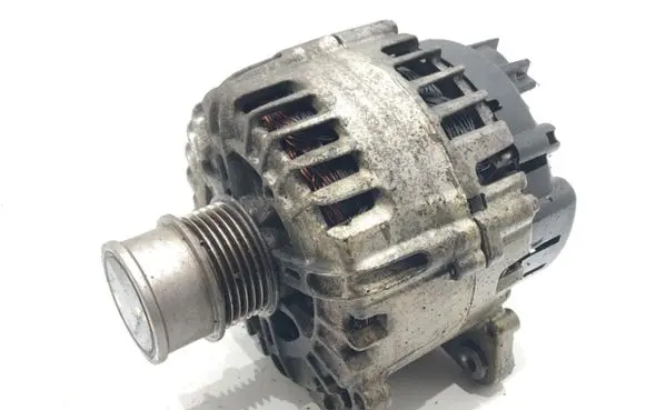 Volkswagen Golf VII Generator/alternator 04C903021A