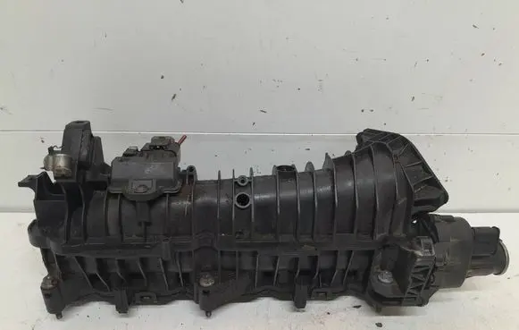 BMW 5 F10 F11 Intake manifold 7807991 7810856 8506410