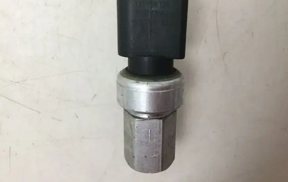 Volkswagen Sharan Air conditioning (A/C) pressure sensor 1J0959126