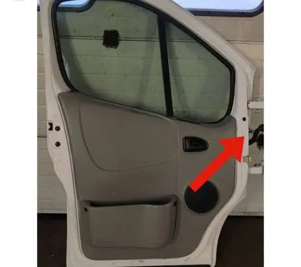 Renault Trafic II (X83) Front door check strap stopper 311823E