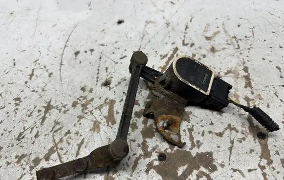 Volvo S80 Headlight/headlamp level sensor 8G9N5B738BA