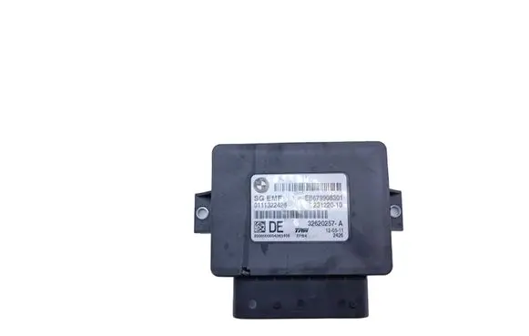 BMW 5 F10 F11 Rear brake EMF control unit/module 679908301 23122010 32620257A