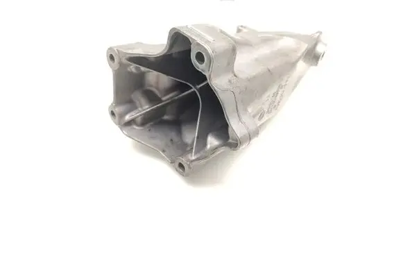 Mercedes-Benz E AMG W212 Engine mounting bracket A6512234304 000764304 ENAC-46000