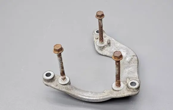 Peugeot 4007 A/C compressor mount bracket CAB077