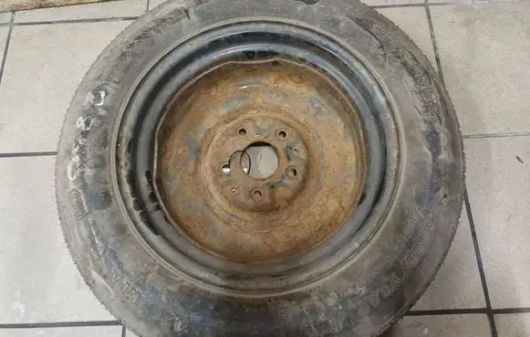 Chrysler Grand Voyager V R16 spare wheel