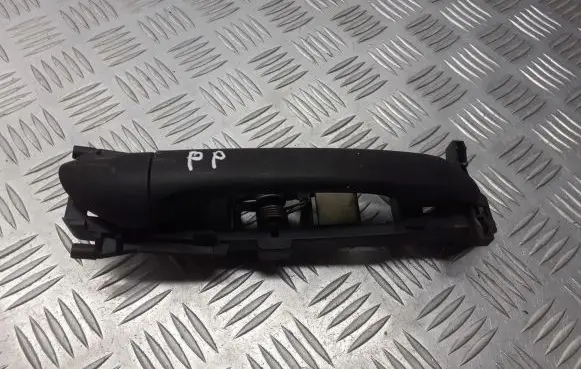 Mercedes-Benz C W203 Front door exterior handle/bracket 