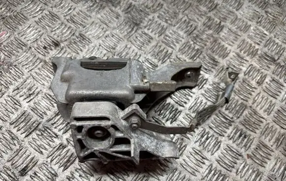 Mini Cooper Countryman R60 Engine mount bracket 6779805