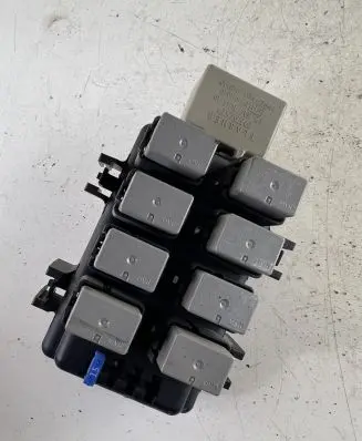 Subaru Outback Fuse module E11020100