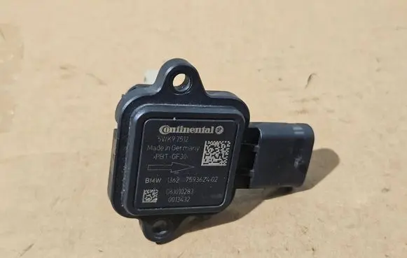 BMW 1 E82 E88 Mass air flow meter 7593624 5WK97512 061010283