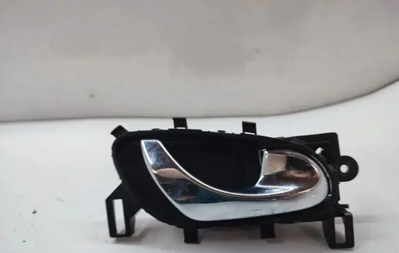 Nissan X-Trail T32 Front door interior handle