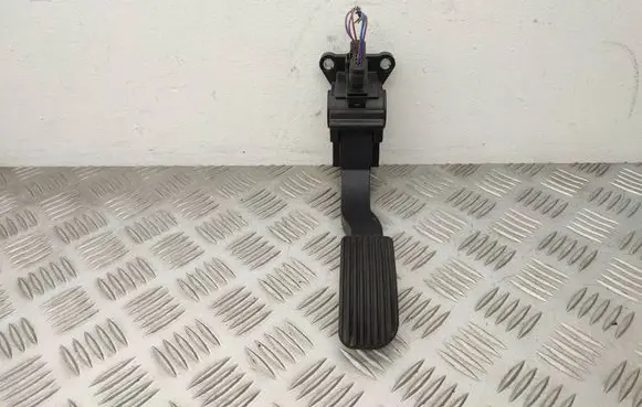 Mercedes-Benz Vito Viano W447 Accelerator throttle pedal A9073010500