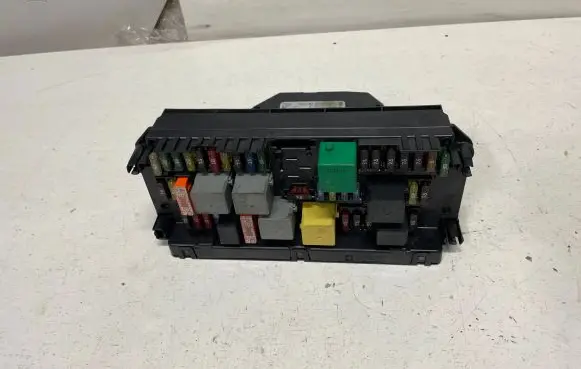 Mercedes-Benz C W204 Fuse module A2129008207