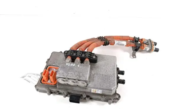 Voltage converter inverter