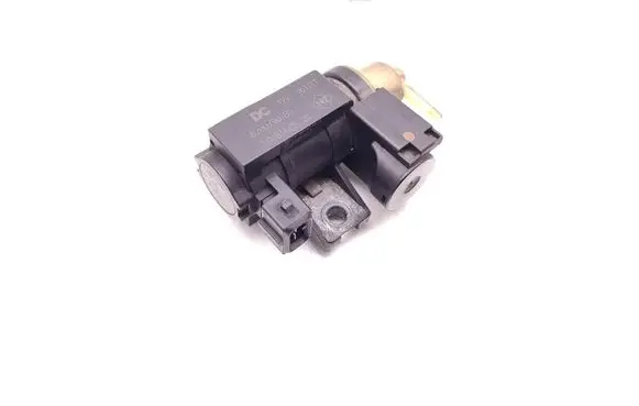 Nissan X-Trail T32 Vacuum valve 8200790180
