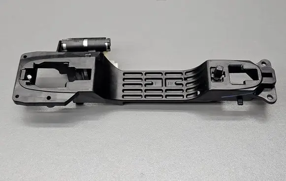 Suzuki Swift II Front door exterior handle/bracket 