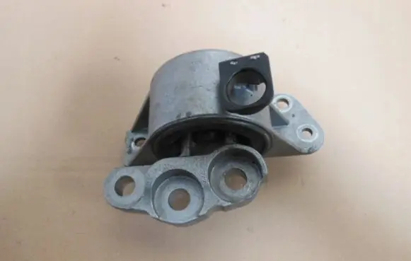 Alfa Romeo Mito Engine mount bracket 520357750