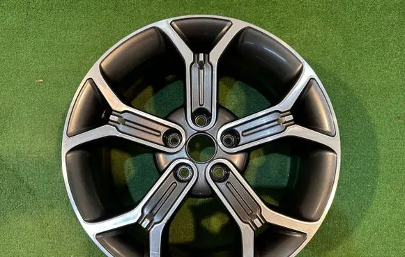 R18 alloy rim