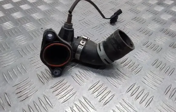 Nissan Qashqai Engine coolant pipe/hose 147138491R
