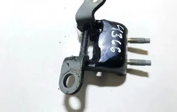 Honda CR-V Rear door lower hinge