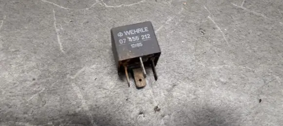Volvo 340 - 360 Fuel pump relay 07455212