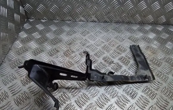 Lexus RX 450H Gearbox mounting bracket