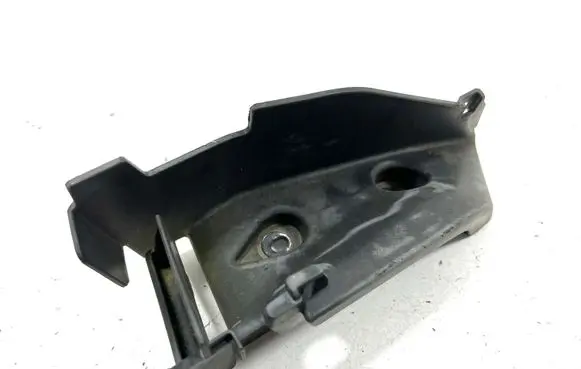 Land Rover Range Rover Evoque L538 Seat belt trim BJ32613K37