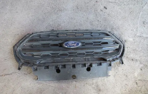 Ford Ecosport Front bumper upper radiator grill
